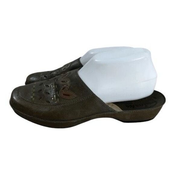 Clarks Olive Green Leather Embroidered Mules Slides Casual Shoes Women Size 9M - Picture 12 of 12